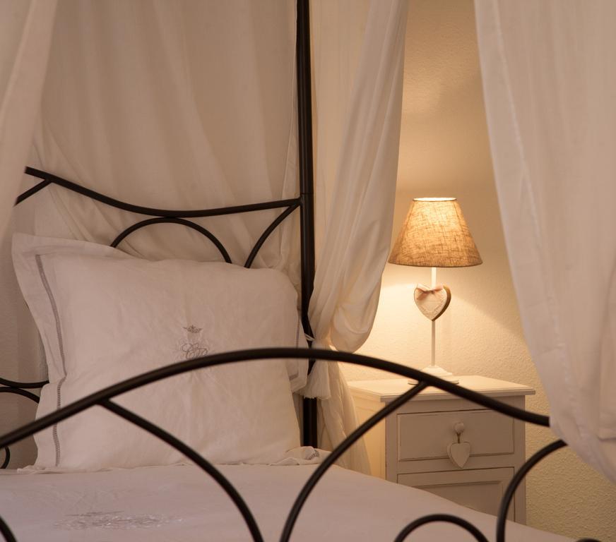 Chambre Le Hupsa Pfannala サン・ティポリット 部屋 写真