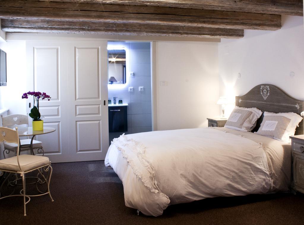 Chambre Le Hupsa Pfannala サン・ティポリット 部屋 写真