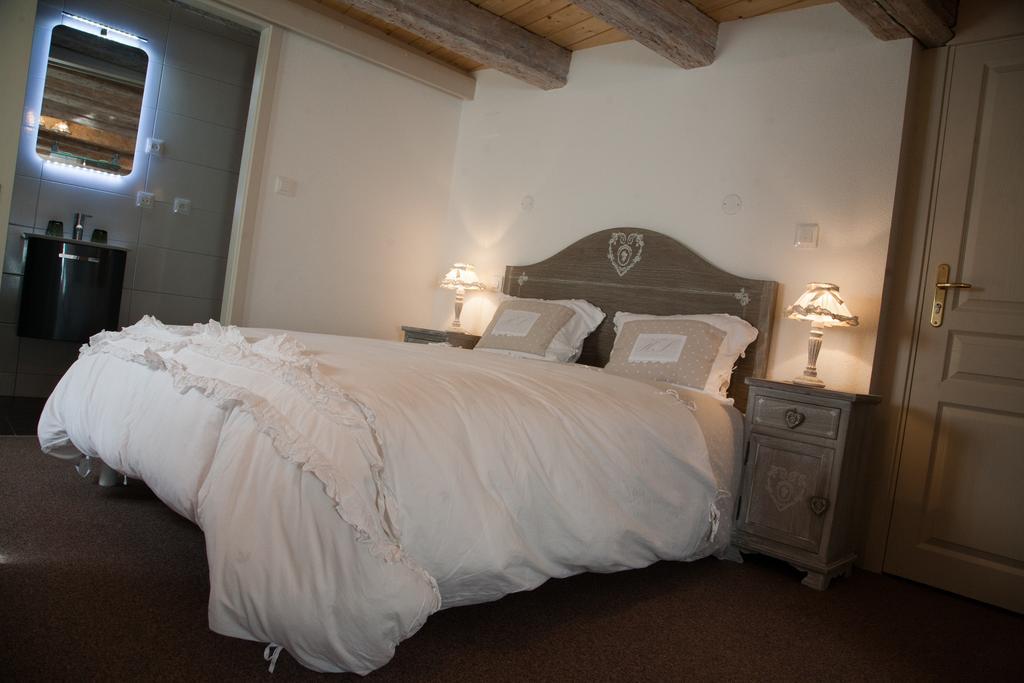 Chambre Le Hupsa Pfannala サン・ティポリット 部屋 写真