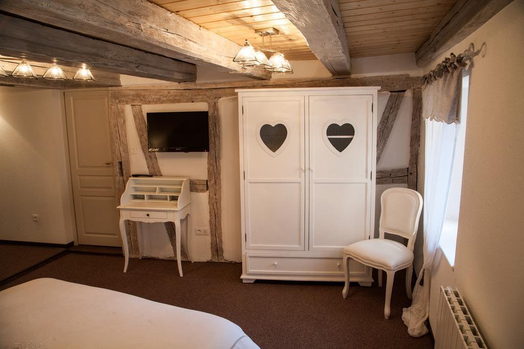 Chambre Le Hupsa Pfannala サン・ティポリット 部屋 写真