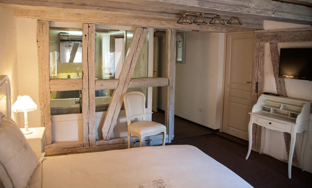 Chambre Le Hupsa Pfannala サン・ティポリット 部屋 写真